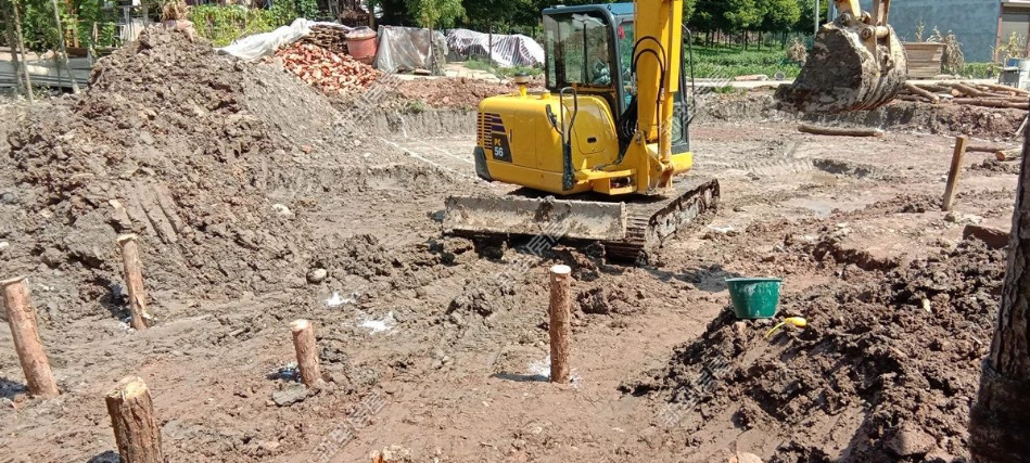 如何用松木樁在農村宅基地打基礎？