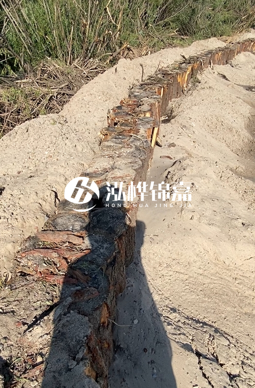 江蘇松木樁源頭廠家泓樺錦嘉-松木樁4米直徑8-10的價格？