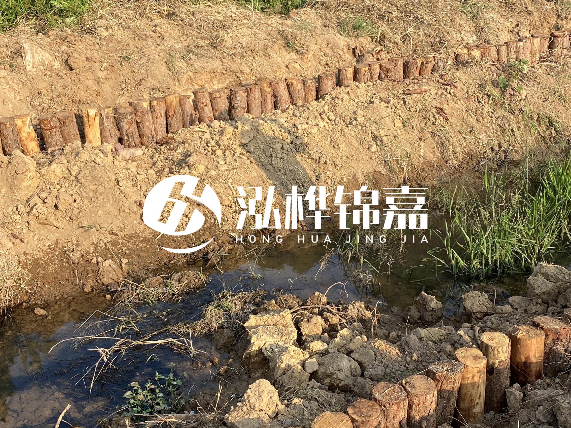 防汛木樁價(jià)格中的施工費(fèi)如何計(jì)算？水下打樁和陸地打樁費(fèi)用差異？