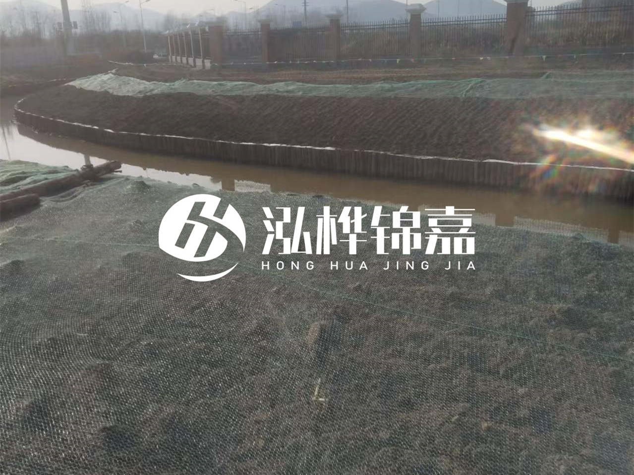 河道木樁打不下去怎么辦？河道打樁木能在水里使用多少年？