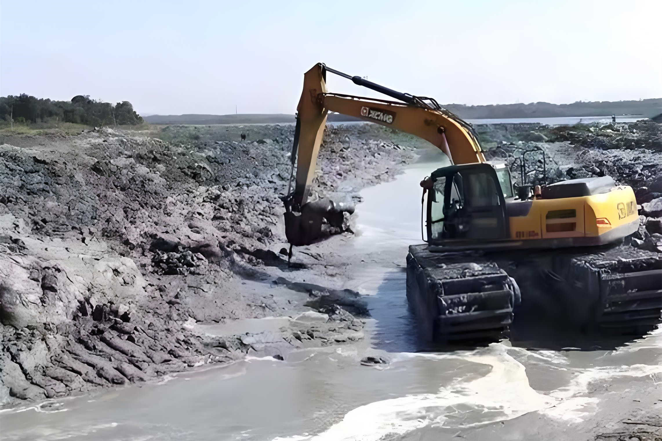 安徽水挖清淤團隊泓樺錦嘉-挖機怎么清理魚塘淤泥？