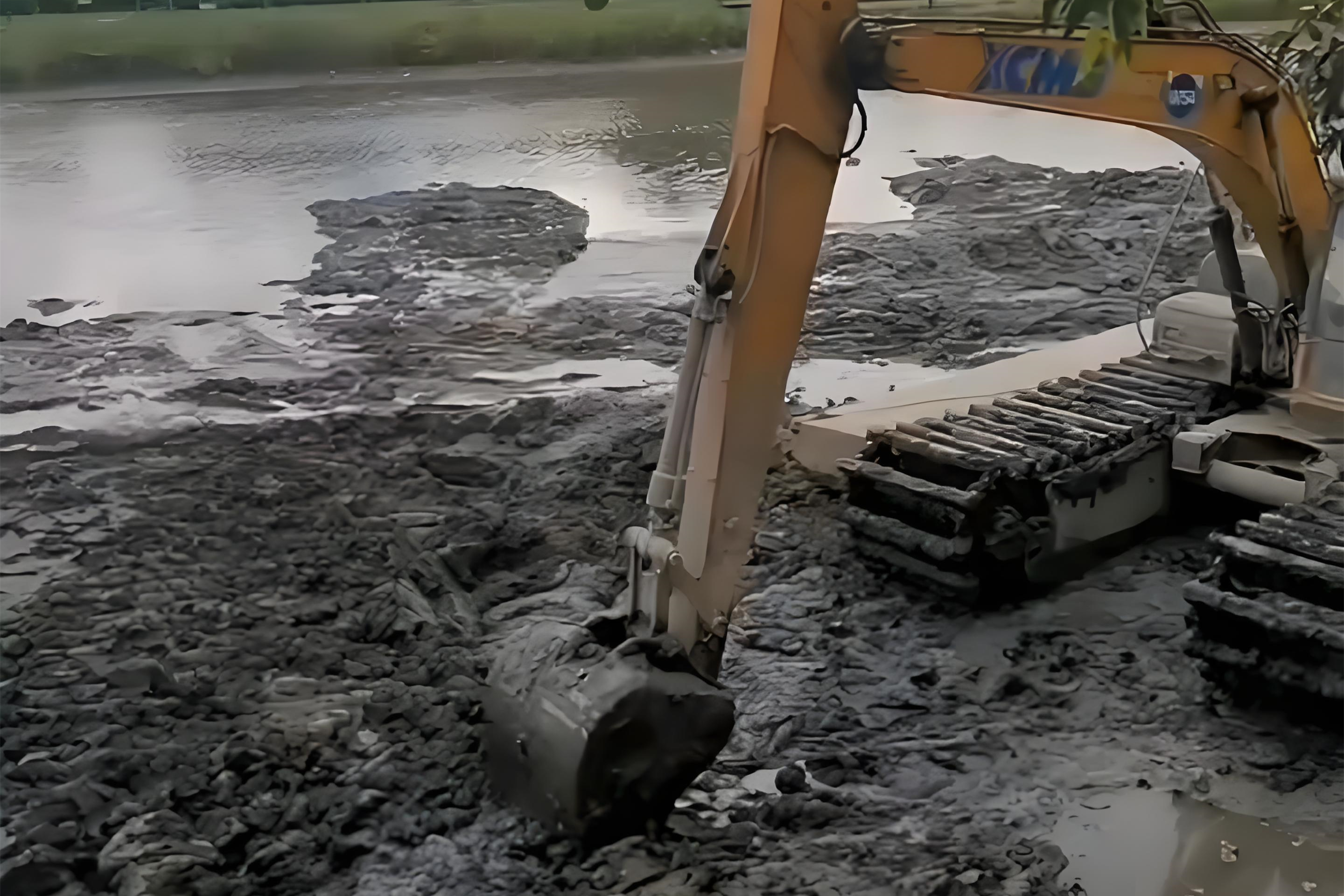 江西水挖清淤團隊泓樺錦嘉-水上挖機清淤要避開汛期嗎？